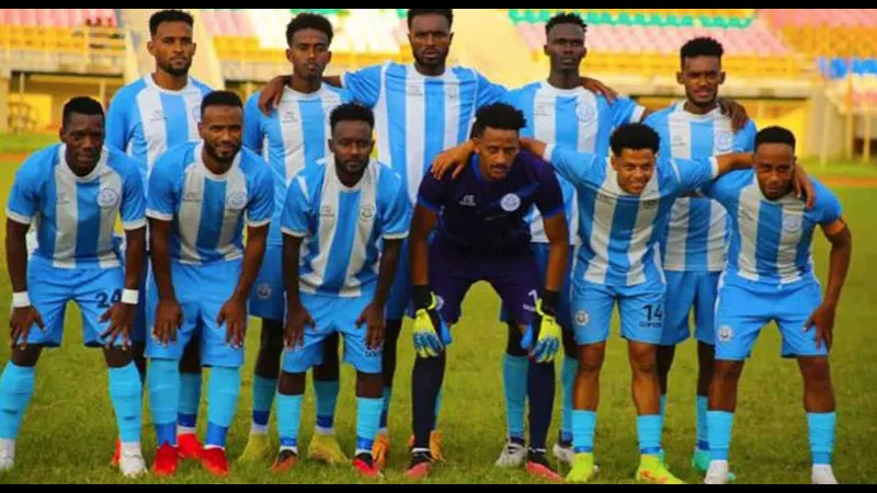 Hai đội cầu thủ Dire Dawa và Arba Menche đang tranh chấp trên sân cỏ Hai đội cầu thủ Dire Dawa và Arba Menche đang tranh chấp trên sân cỏ